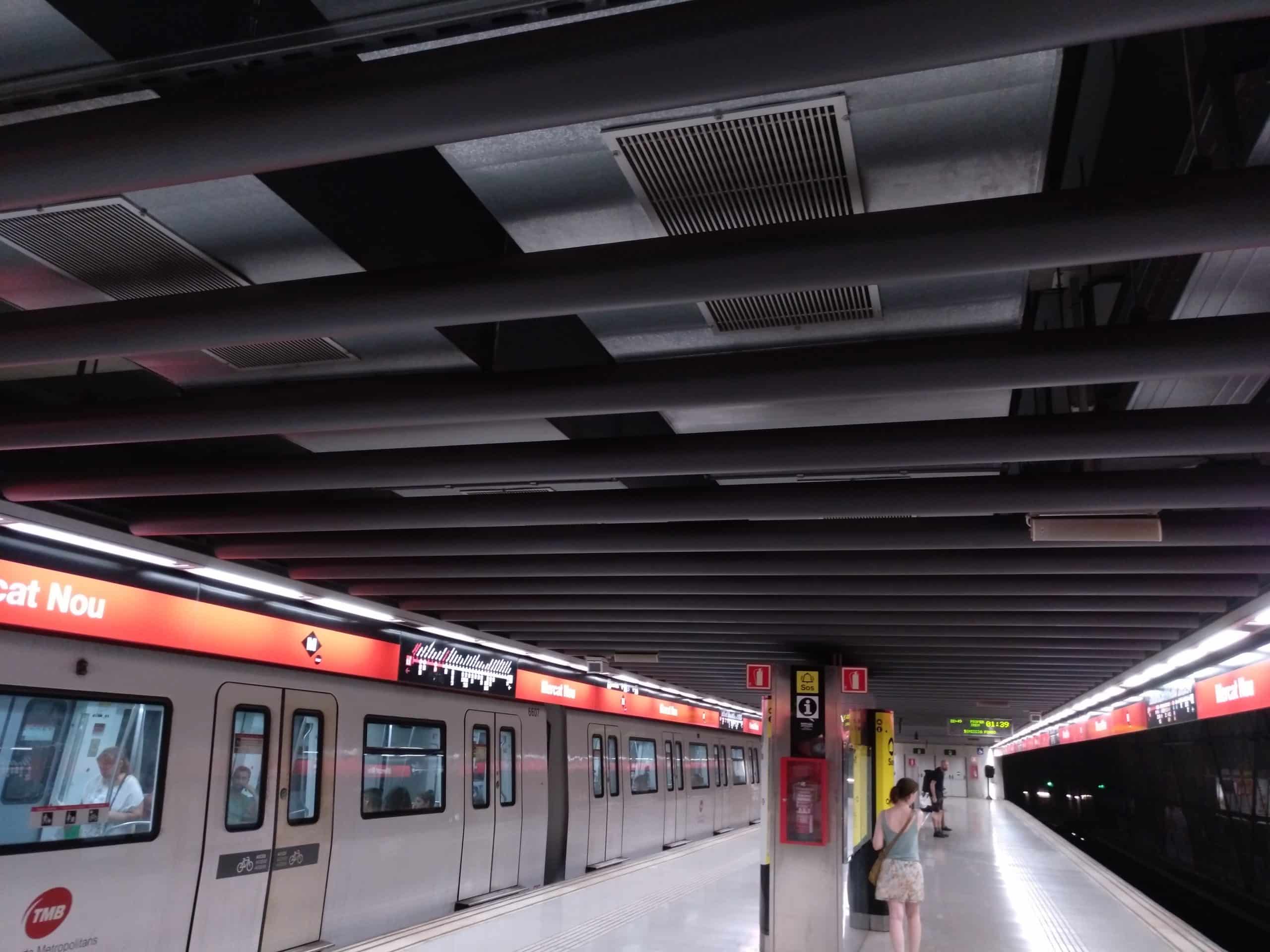 Metro de Barcelona andenes