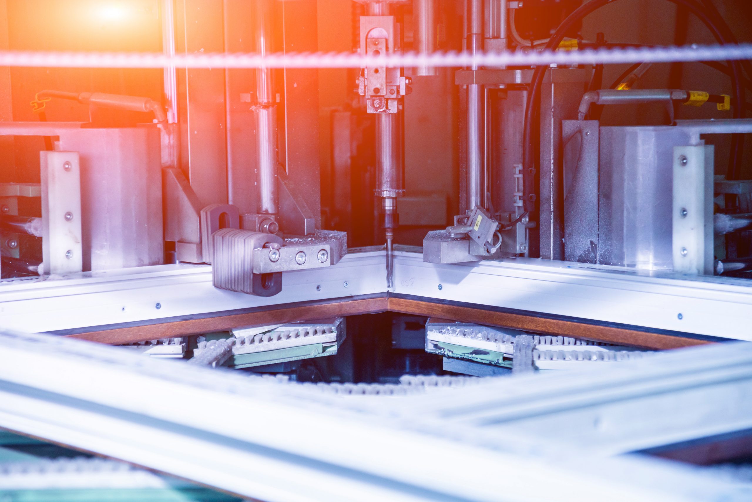 Plan para la reducción de emisiones de CO₂ de compañía multinacional fabricante de ventanas